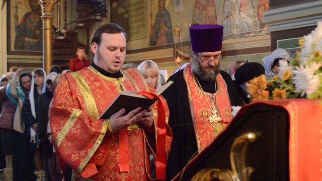 Престольный праздник в соборе Михаила Архангела в г.Сочи 2013 год. Чтение Паремий.