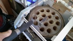 Напольный газовый *Лемакс*.Кошачья шерсть забила все.Отработал 4 года.Пошли проблемы,начал гаснуть.