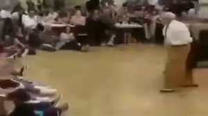 Танец пожилых людей