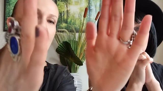 Чем старше женщина- тем крупнее украшения. Эксклюзивно, стильно, божественно. Магия серебра.