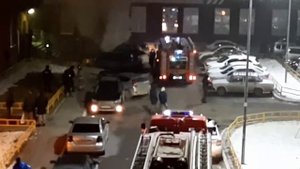 Горит автомобиль на ул. Газовиков 55 Тюмень 24.02.20 Я очевидец.