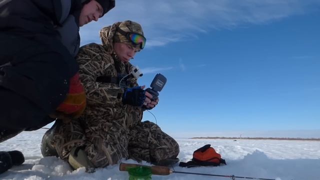 ДИКИЙ КЛЁВ В ДИКИЙ ВЕТЕР!!! ТОННЫ РЫБЫ ПОД ВОДОЙ!!!! смотреть онлайн