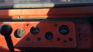 Кнопка «Старт-стоп» на тракторе т-25