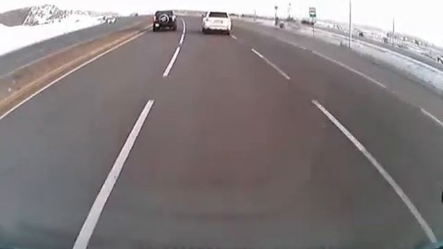 Алматы. Открытые люки на дороге 20150203 0841 смотреть онлайн