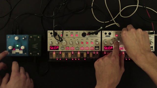 Trinity DRUM + 2x Volca Bass jam смотреть онлайн
