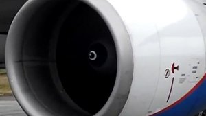 Остановка двигателя самолёта после аварийной посадки