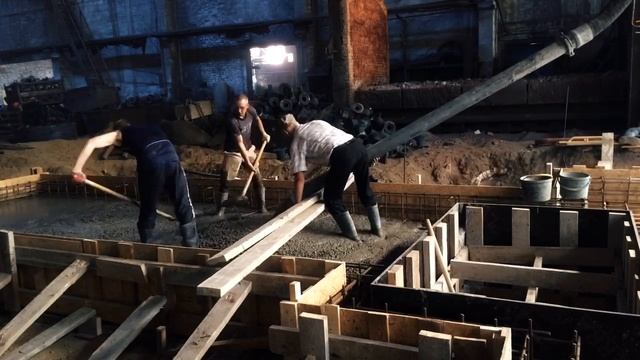 Заливка бетона в литейном цехе смотреть онлайн