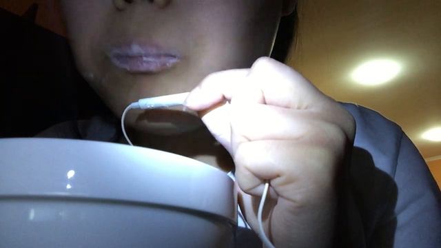 ASMRАСМРMUKBANG  мел мокрый новый оскол глотаю мел.