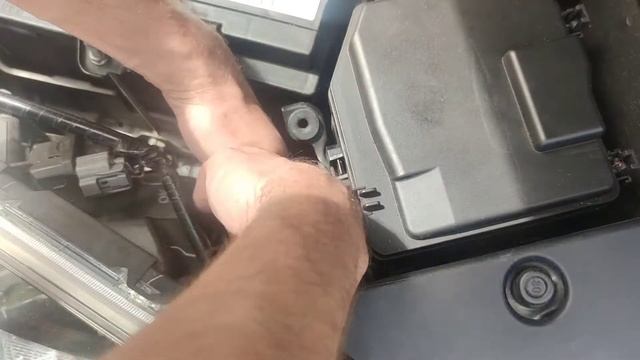 замена ксеноновых ламп на Хонда ЦРВ / Honda CR-V смотреть онлайн