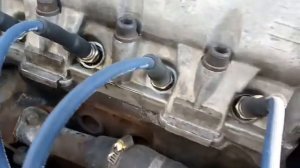 Масло течет через свечу ланос