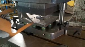 Штамп совмещенного действия. Штамповка детали "звезда".