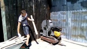 Производство декоративной щепы(мульчи). Работа дробильной машины (щепореза).