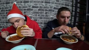 ШАУРМА БУРГЕР БОРЩ КТО ПЕРВЫЙ БЫСТРЕЕ СЪЕСТ ВСЮ ЕДУ ПОЛУЧИТ ПРИЗ ДЕНЬГИ