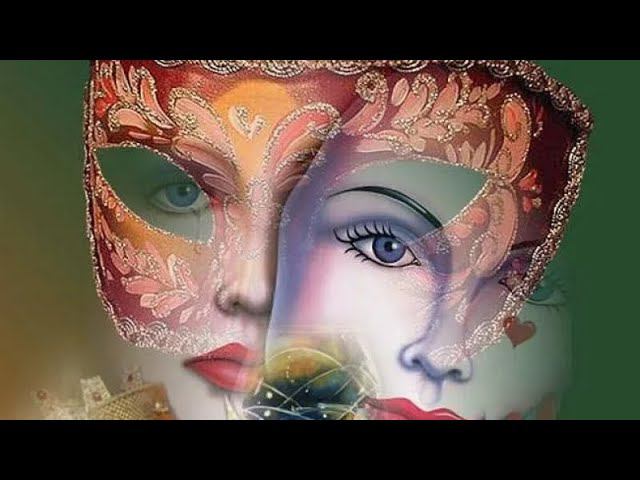 Таро: Ночь, а на небе три лунных диска,Псы завыли, значит ты уже близко.