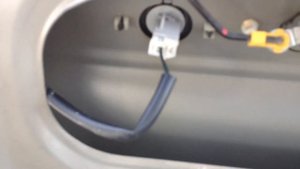Hyundai Accent,замена лампочки подсветки  номера