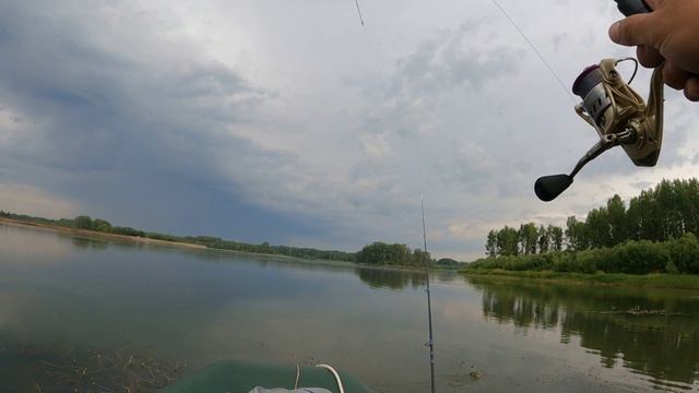 КАРАСЬ прёт как паровоз ! смотреть онлайн