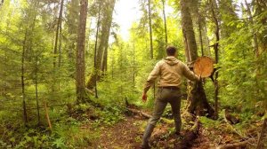 ДОМ ПОД ЗЕМЛЕЙ своими РУКАМИ - Медведь РЯДОМ, Лесная кухня, СТЕНЫ и ЛЕСТНИЦА - СТРОИМ Землянку