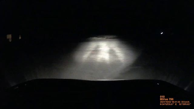 НИВА 2021 ГОДУ КАК ЕДЕТ ПО НОЧНОЙ ТРАССЕ ЩЕБНЮ ЛЕЖАЧИХ КОШАЧИХ ЛАДА НИВА УРБАН LADA NIVA 4x4 ЛЕГЕНД смотреть онлайн