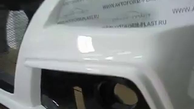 Передний бампер Приора "FRESH", цвет 240 - Белое облако+Черный глянец. смотреть онлайн