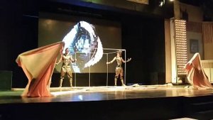 Яркое шоу в турецком отеле  Артисты в золотом  Акробаты, гимнасты и огонь   1