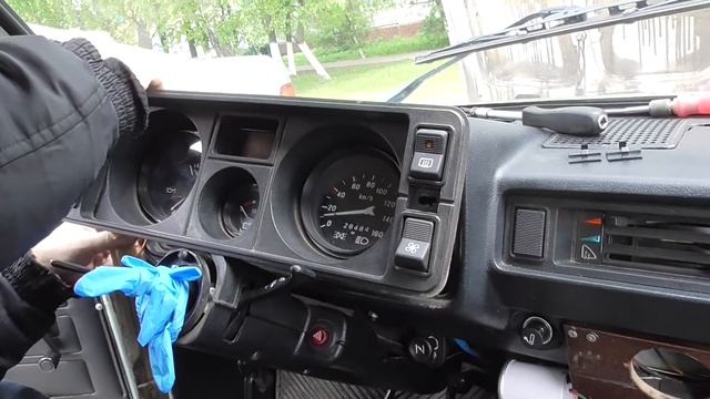 КАК СНЯТЬ ПРИБОРНУЮ ПАНЕЛЬ ВАЗ 2105 смотреть онлайн
