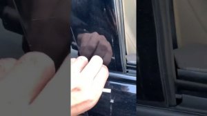 Снимаем молдинги передних дверей на Lexus RX
