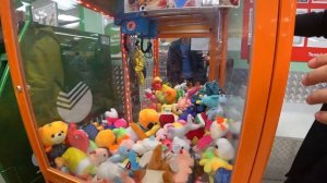 Поймали 18 игрушек в игровом автомате ХВАТАЙКА
