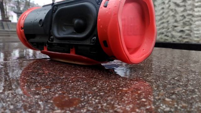 Jbl charge 4 Bass test Outdoor in rain!! in 4K I  Low frequency 4K  Wait for Flip 5