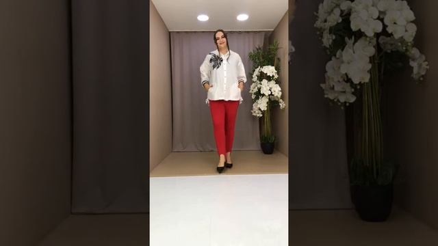 19.02.2022 Прямой эфир. Показ женской одежды большого размера. Турция. Стамбул. смотреть онлайн