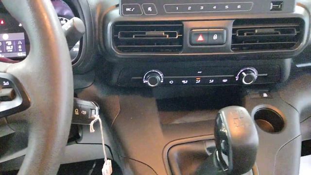 Opel Combo Life 1.5TD Expression L 4542LBB смотреть онлайн