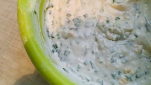 Оладьи с зелёным луком и яйцом