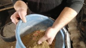 Хитрый ход!Чем заменить ракушку для кур несушек.