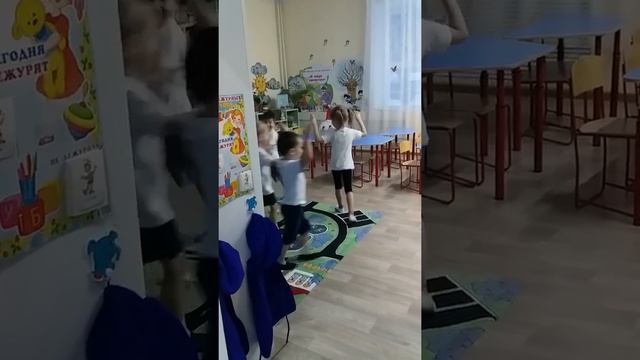 Утреняя гимнастика в садике "Колобок".мой красавчик Ваня!!!???????? смотреть онлайн