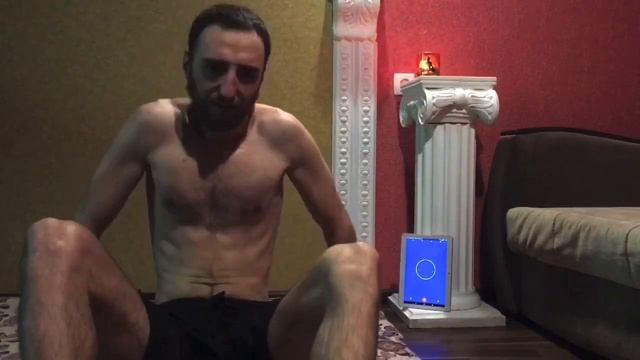 Просидел в позе лотоса 1 час благодаря традиции Время Действовать | ВИТРАЖНАЯ ПАСЕКА смотреть онлайн