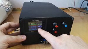Универсальное зарядное устройство для аккумуляторов / блок питания