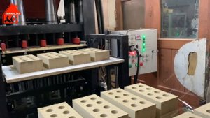 Пресс для производства кирпича пустотелый. ERMANI hiper-200AT с манипулятором. Hyperpress for brick