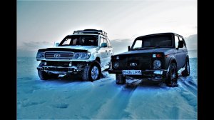 Нива и Бешеный Крузак дикий Off Road 4x4 в глубоком снегу.