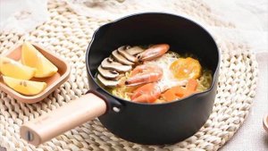 Сотейник с антипригарным покрытием