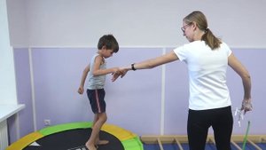 ПРОСТЫЕ И ПОЛЕЗНЫЕ УПРАЖНЕНИЯ // АЛИНА В ТОННЕЛЕ // Мой особенный ребенок // Аутизм // Autism