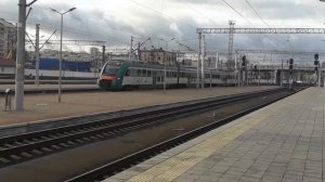 Дизель-поезд ДП3 "Песа" сообщением Минск-Гродно  отправляется со ст. Минск-Пассажирский