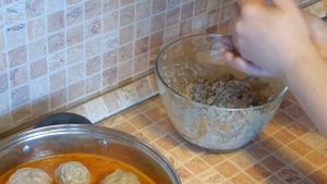 Очень вкусно и нежно! Тефтели "ёжики" с рисом и подливой и по-домашнему