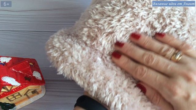 Зимняя панама крючком из меховой пряжи.