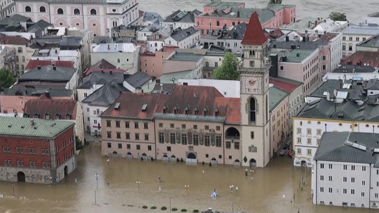 Проливные дожди стали причиной сильного наводнения в Европе