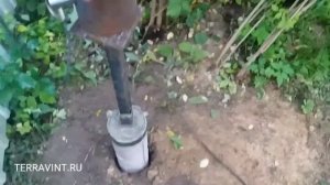Монтаж бетонной винтовой опоры для столбов забора и фундамента, выполненой по технологии TERRAVINT