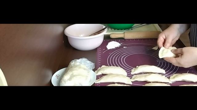 Хрустящие, пузырчатые и нежнейшие чебуреки. ЧЕБУРЕКИ С СЫРОМ И ВЕТЧИНОЙ. Все просят рецепт