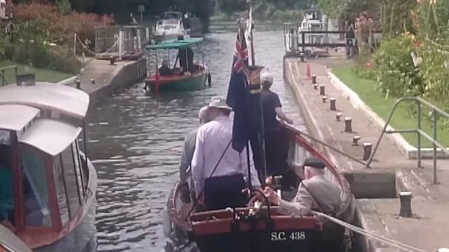 Путешествие по Темзе (шлюз Sonning) смотреть онлайн