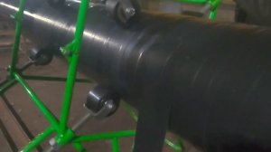 Изоляция трубы ПВХ лентой ручным методом / Isolating of a pipe with PVC tape by manual method