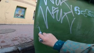 Graffiti review with Wekman // Uni Paint px 30 - Best chrome marker for tags