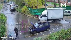 Пенсионер из Подмосковья обезвредил грабителя. Источник видео - телеграм-канал Mash