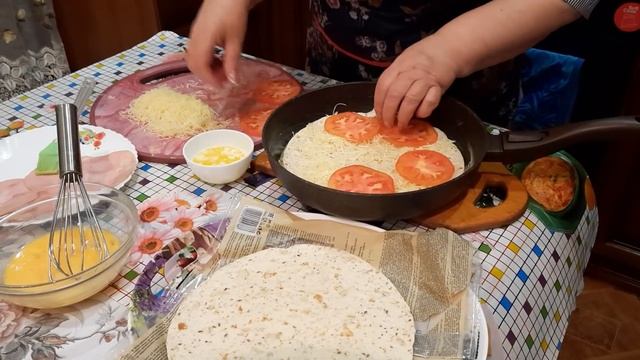 Завтрак для ленивых - все сложила в сковороду и на плиту, ИЗ ЛАВАША